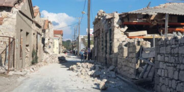 Σεισμός στη Σάμο: Τοίχος καταπλάκωσε δύο παιδιά