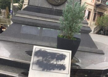 Σκόπια: Βανδαλίστηκαν πινακίδες για την ελληνικότητα μορφών της αρχαιότητας