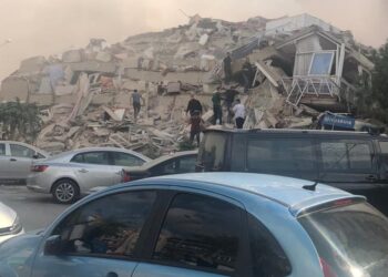 Βίντεο του σεισμού από την Τουρκία: Μεγάλες καταστροφές στη Σμύρνη