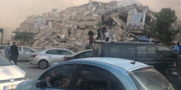 Βίντεο του σεισμού από την Τουρκία: Μεγάλες καταστροφές στη Σμύρνη