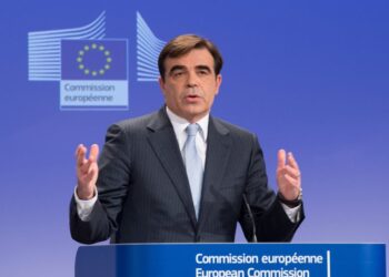 Μαργαρίτης Σχοινάς: Θετικός στον κορωνοϊό ο αντιπρόεδρος της Κομισιόν