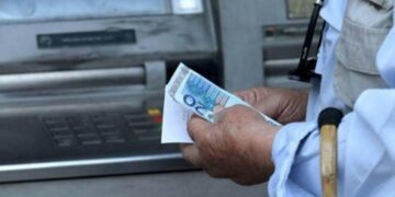 Συντάξεις : Πότε θα δοθούν τα χρήματα – Τι θα γίνει με τα αναδρομικά