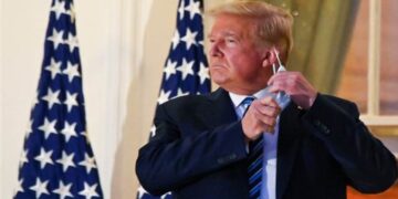 Twitter και Facebook «έκοψαν» μήνυμα του Τραμπ ως «fake news»