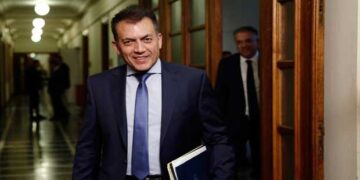 Γ. Βρούτσης: Συνεχίζεται ομαλά η καταβολή των αναδρομικών – Στην υπηρεσία του πολίτη ο e- ΕΦΚΑ με νέα ηλεκτρονική υπηρεσία για τα αναδρομικά των δικαιούχων