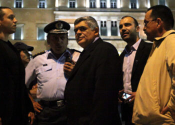 Πολιτική θύελλα για τις ρυθμίσεις του ΣΥΡΙΖΑ που «μαλακώνουν» τις ποινές στη Χρυσή Αυγή Πηγή