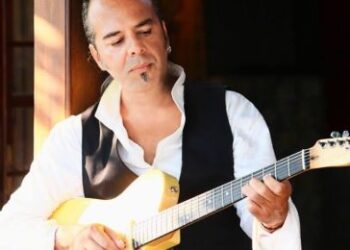 Έφυγε από τη ζωή σε ηλικία 54 ετών, από κορωνοϊό, ο Κοζανίτης μουσικός Βασίλης Blue Σωτηρίου