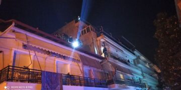 Ο διοικητής της Πυροσβεστικής Υπηρεσίας Πτολεμαΐδας για το συμβάν με 18χρονο που έπεσε από μπαλκόνι σε ταράτσα οικοδομής (VIDEO)