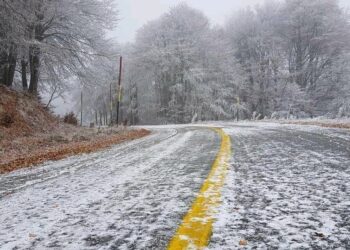 Ασθενής χιονόπτωση στο Βίτσι Καστοριάς