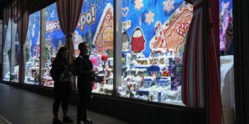 Κορωνοϊός: Πυρετός σχεδίων για τα κορωνο-Χριστούγεννα – Πότε θα ληφθούν οι αποφάσεις