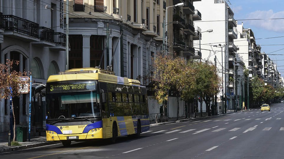 Κορωνοϊός: «Πόλεμος» στις ΜΕΘ, 3.500 ασθενείς στα νοσοκομεία – Σκέψεις για lockdown τύπου Μαρτίου ή για επαναλαμβανόμενα δεκαπενθήμερα