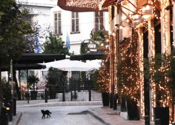 Κορωνοϊός: Αργεί η άρση του lockdown – Χριστούγεννα με αυστηρούς περιορισμούς