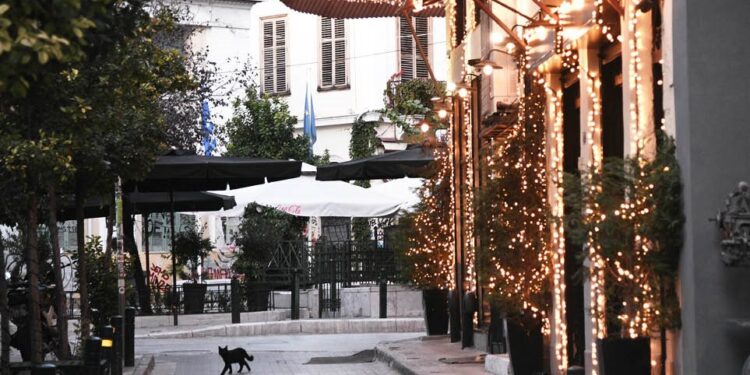 Κορωνοϊός: Αργεί η άρση του lockdown – Χριστούγεννα με αυστηρούς περιορισμούς