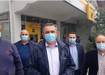 Κασαπίδης: «Διακόπτουμε  τη συνεργασία με την Τράπεζα Πειραιώς…»- Μήνυμα του Περιφερειάρχη από τη Δεσκάτη (βίντεο)