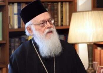 Κορωνοϊός: Θετικός ο Αρχιεπίσκοπος Αλβανίας – Μεταφέρεται στην Αθήνα