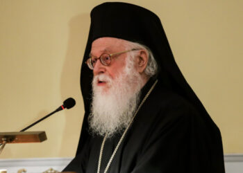 Κέρδισε τη μάχη με τον κορωνοϊό ο Αρχιεπίσκοπος Αλβανίας Αναστάσιος -Παίρνει εξιτήριο από τον «Ευαγγελισμό»