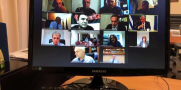 Πριν τα Χριστούγεννα οι αποζημιώσεις για τα ροδάκινα του Βελβεντού- Τι συζητήθηκε στη χθεσινή τηλεδιάσκεψη με τον Υπουργό Αγροτικής Ανάπτυξης