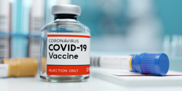 Ο Ευρωπαϊκός Οργανισμός Φαρμάκων θα εξετάσει μέσα στον Δεκέμβριο την έγκριση των εμβολίων της Pfizer και της Moderna