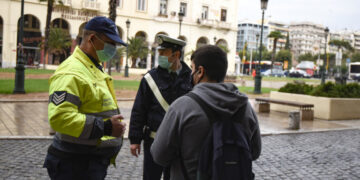 Κορωνοϊός: Πόσες παραβάσεις σημειώθηκαν χθες Πέμπτη για μη χρήση μάσκας και μετακίνηση σε απαγορευμένες ώρες στη Δ. Μακεδονία