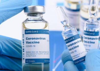 Εμβόλιο Pfizer: Έπεσαν οι υπογραφές με την Κομισιόν για τις 300 εκατομμύρια δόσεις