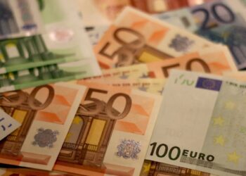 Πως θα πάρουν το επίδομα των 400 ευρώ οι 130.000 μακροχρόνια άνεργοι