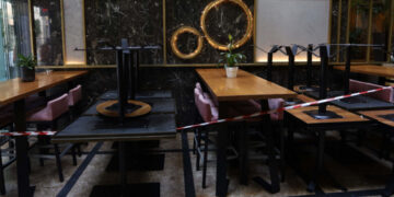 Προς παράταση του lockdown μέχρι τις 7 Δεκεμβρίου -Ολα τα σενάρια για το πως θα ανοίξει σταδιακά