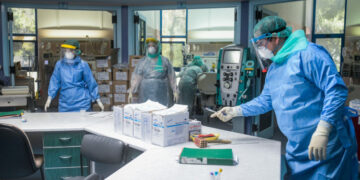 Κορωνοϊός: Η κατάσταση με τις ΜΕΘ πανελλαδικά -12 κενές στη Θεσσαλονίκη, 53 στην Αθήνα