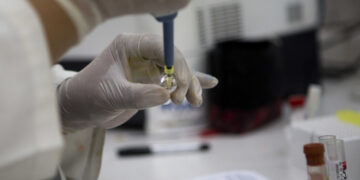 Τεράστια εξέλιξη: Το εμβόλιο της Pfizer για τον κορωνοϊό είναι πάνω από 90% αποτελεσματικό