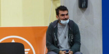 Νάξος: Η συγκλονιστική ιστορία γιατρού -Εχασε τον πατέρα του, αλλά πήγε σε παιχνίδι βόλεϊ για να μην ακυρωθεί