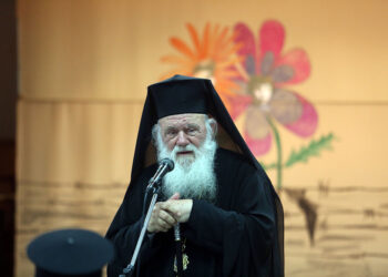 Σε καραντίνα προληπτικά ο Αρχιεπίσκοπος και ολα τα μέλη της Ιεράς συνόδου