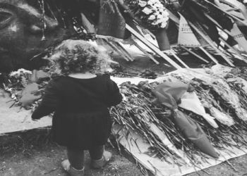 Αν θέλεις να τιμήσεις τους νεκρούς- Γράφει η Πίστη Κρυσταλλίδου