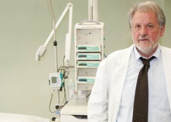 Κορονοϊός – Διευθυντής ΜΕΘ Παπανικολάου: Δεν περιγράφεται αυτό που ζούμε