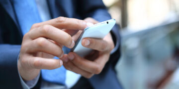 Όλα τα μέτρα για Θεσσαλονίκη και Σέρρες – Υποχρεωτική τηλε-εκπαίδευση στα λύκεια – Κλειστό λιανεμπόριο & εκκλησίες -Τι ισχύει με τα SMS
