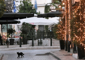 «Τα φετινά Χριστούγεννα θα είναι σαν το περσινό Πάσχα» – Τα σενάρια για το τι θα λειτουργεί και τι όχι