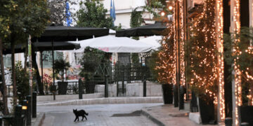 «Τα φετινά Χριστούγεννα θα είναι σαν το περσινό Πάσχα» – Τα σενάρια για το τι θα λειτουργεί και τι όχι