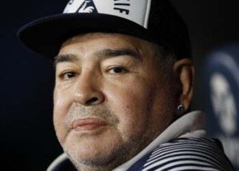 Παγκόσμιο σοκ: Πέθανε ο Μαραντόνα