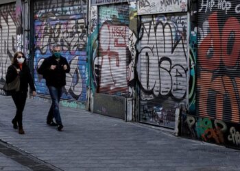 Κορωνοϊός – Σχολεία, λιανεμπόριο, εστίαση: Οι πιθανές ημερομηνίες για το άνοιγμα – Από βδομάδα οι ανακοινώσεις