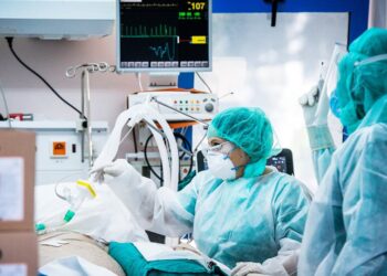 Κρούσματα κορωνοϊού στη Θεσσαλονίκη: Τρένο θα μεταφέρει διασωληνωμένους στην Αθήνα!