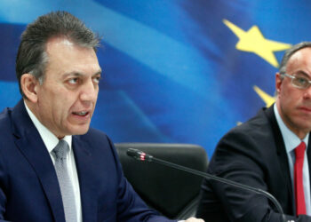 Κορωνοϊός-Μέτρα στήριξης: «Μποναμάς» 800 ευρώ και έκτακτο επίδομα σε δικηγόρους, μηχανικούς, οικονομολόγους