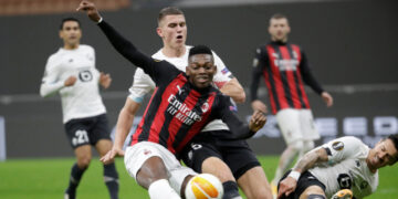 Europa League: Συντριβή της Μίλαν στην έδρα της από την Λιλ, ματσάρα στο Μπενφίκα-Ρέιντζερς, περίπατος της Λέστερ