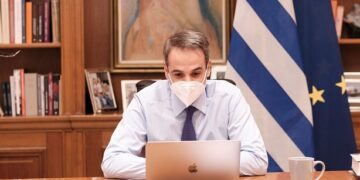 Μητσοτάκης σε ΠτΔ: Διαφορετικά τα φετινά Χριστούγεννα -Με πολύ αυστηρούς περιορισμούς θα δούμε τους δικούς μας