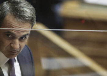 Ο Κυριάκος Μητσοτάκης ενημερώνει τη Βουλή για τον κορωνοϊό και τα μέτρα αντιμετώπισης