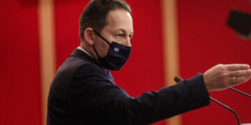 Τι είπε ο Στέλιος Πέτσας για τα φετινά Χριστούγεννα και τις «μαζώξεις» σε σπίτια