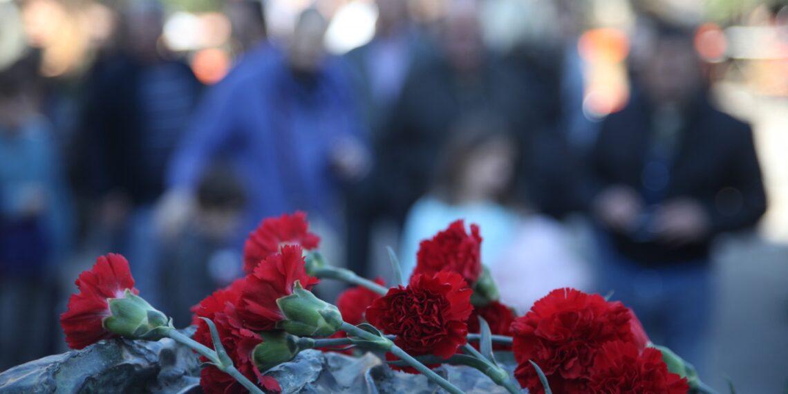 Στεφάνι στην κεντρική πλατεία Κοζάνης για την επέτειο του Πολυτεχνείου θα καταθέσουν η Καλλιόπη Βέττα, ο συντονιστής της ΝΕ και ο εκπρόσωπος Νεολαίας του ΣΥΡΙΖΑ