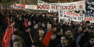 Γιατροί της Θεσσαλονίκης καλούν σε συμμετοχή στην πορεία του Πολυτεχνείου εν μέσω lockdown