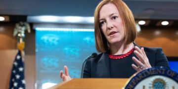 Τζεν Ψάκι: Η ομογενής που επέλεξε ο Μπάιντεν για νέα εκπρόσωπο Τύπου του Λευκού Οίκου