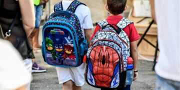 Κορωνοϊός – Βατόπουλος: «Προτεραιότητα το άνοιγμα των σχολείων»