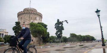 Κορωνοϊός: Θεσσαλονίκη- Σε απόγνωση η εστίαση, τέλος και στο take away – «Στοχοποιείται η μπουγάτσα»!