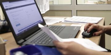 Επίδομα 800 ευρώ: Τα 21 μέτρα για εργαζόμενους και ανέργους