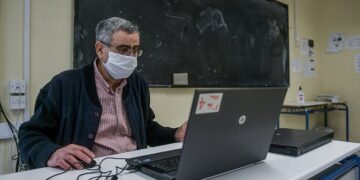 Τηλεκπαίδευση και εκπαιδευτική τηλεόραση για Δημοτικά και Νηπιαγωγεία – Όλα τα «SOS» για την… εξ αποστάσεως διδασκαλία