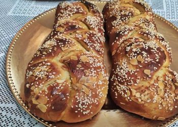 Μαγειρεύοντας με την Αρετή: Νηστισίμα τσουρέκια